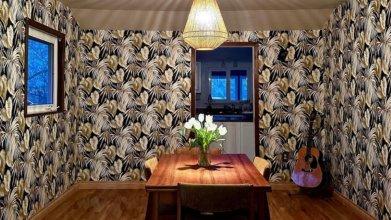 Wallpaper Removal & Installation